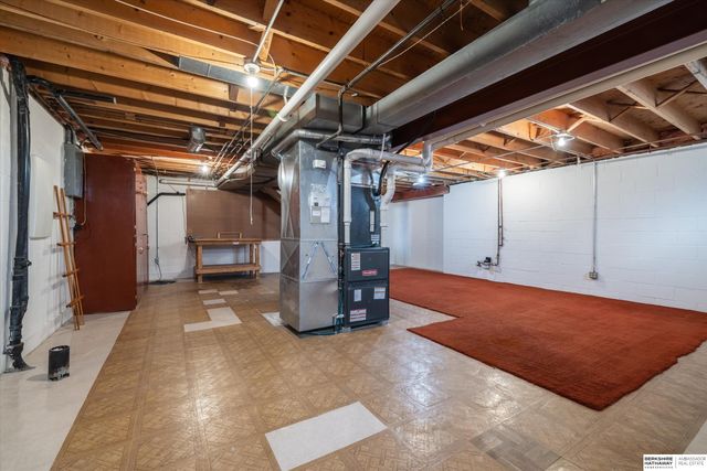 13125 Normandy Circle, Omaha, NE 68137