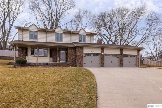 13125 Normandy Circle, Omaha, NE 68137