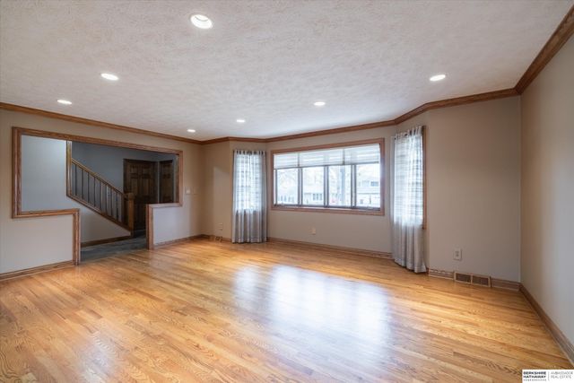 13125 Normandy Circle, Omaha, NE 68137