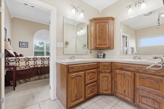 209 Arapaho W, Sherman, TX 75092