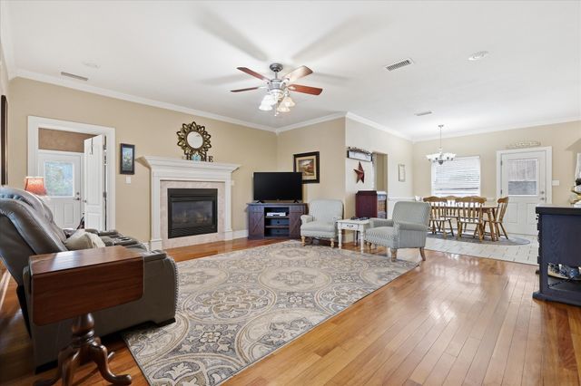 209 Arapaho W, Sherman, TX 75092