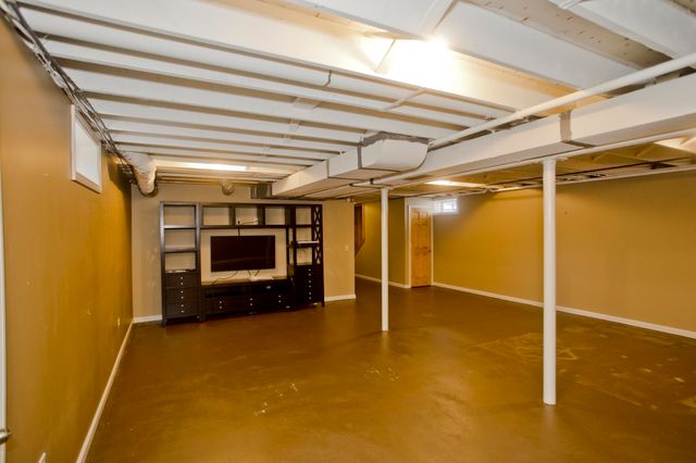 76 Somers Road, East Longmeadow, MA 01028