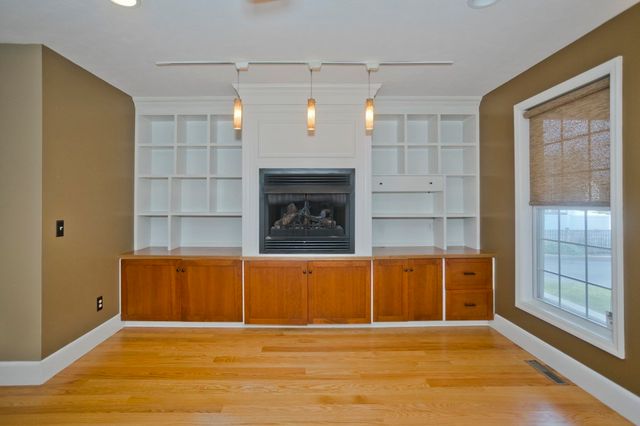 76 Somers Road, East Longmeadow, MA 01028