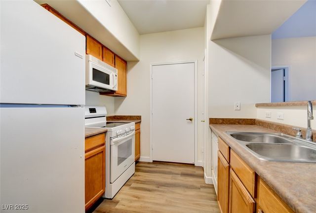 7255 West Sunset Road 1030, Las Vegas, NV 89113