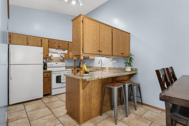 7654 12th Street N, Oakdale, MN 55128