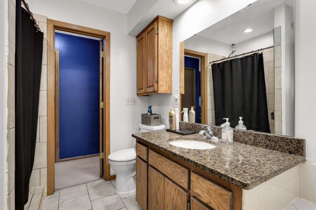 7654 12th Street N, Oakdale, MN 55128