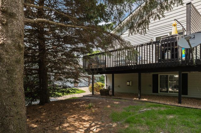 7654 12th Street N, Oakdale, MN 55128