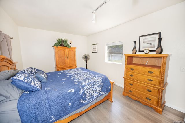 9623 Geronimo Oaks, San Antonio, TX 78254