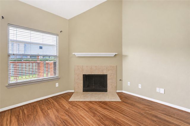 9227 Hidden Lake E, Magnolia, TX 77354