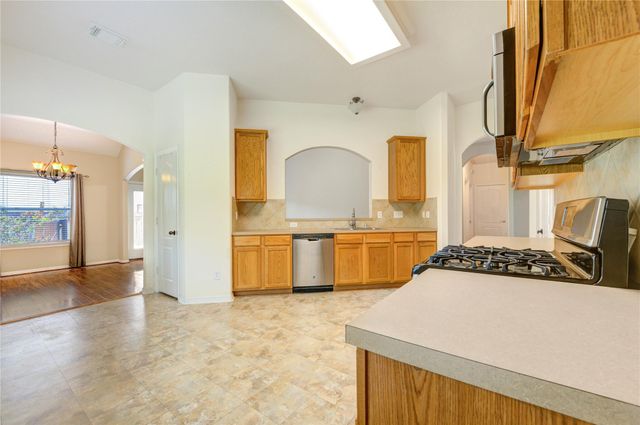 9227 Hidden Lake E, Magnolia, TX 77354