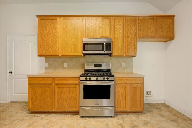 9227 Hidden Lake E, Magnolia, TX 77354