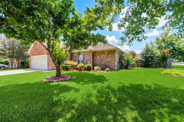 9227 Hidden Lake E, Magnolia, TX 77354