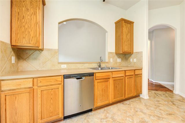 9227 Hidden Lake E, Magnolia, TX 77354
