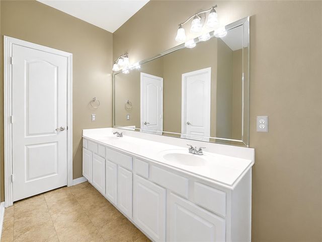9227 Hidden Lake E, Magnolia, TX 77354