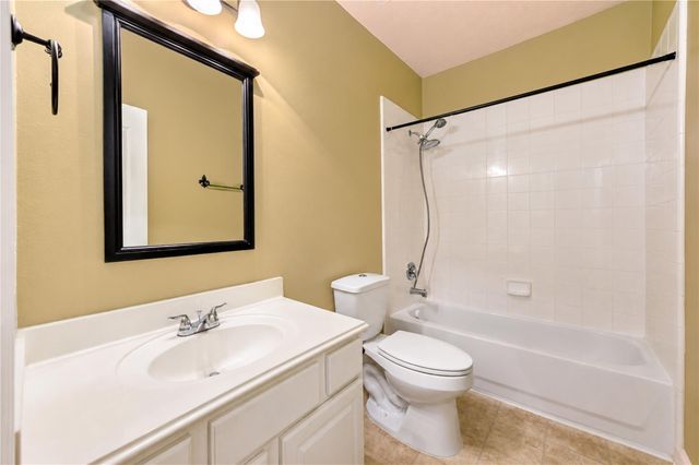 9227 Hidden Lake E, Magnolia, TX 77354