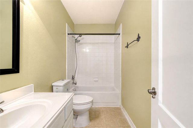 9227 Hidden Lake E, Magnolia, TX 77354