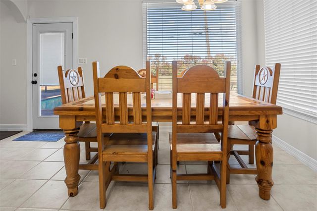 8015 Bayview Drive, Beach City, TX 77523