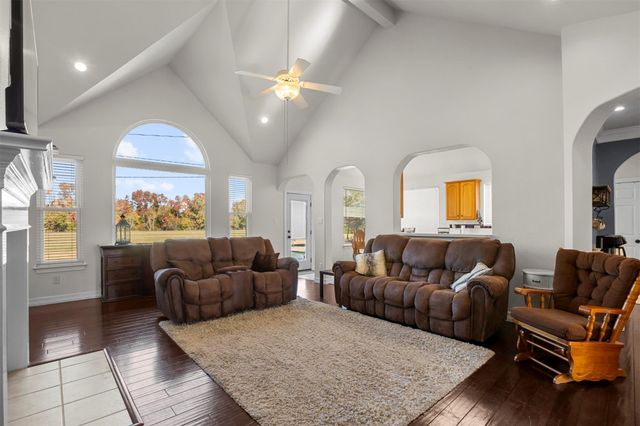 8015 Bayview Drive, Beach City, TX 77523