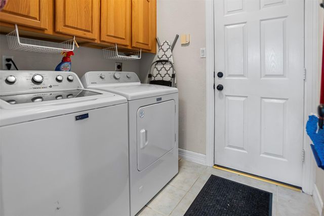 8015 Bayview Drive, Beach City, TX 77523