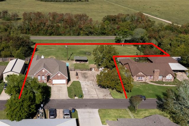 8015 Bayview Drive, Beach City, TX 77523