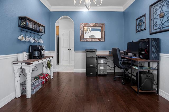 8015 Bayview Drive, Beach City, TX 77523