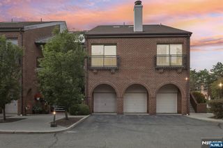 5 Millay Court, Teaneck, NJ 07666