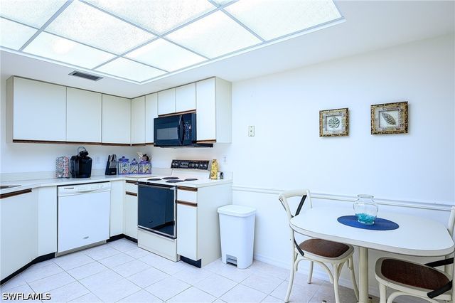 565 Beachwalk CIR T104, Naples, FL 34108