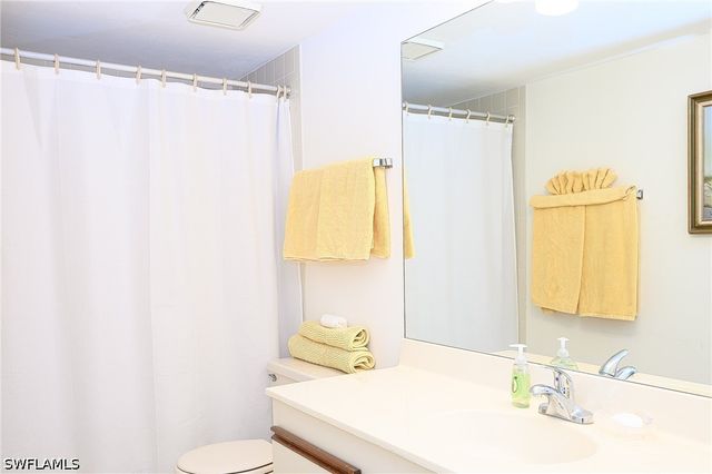 565 Beachwalk CIR T104, Naples, FL 34108