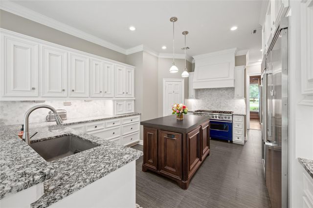 1 Ourlane Court, Houston, TX 77024