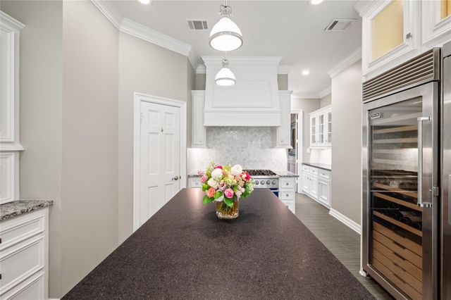 1 Ourlane Court, Houston, TX 77024