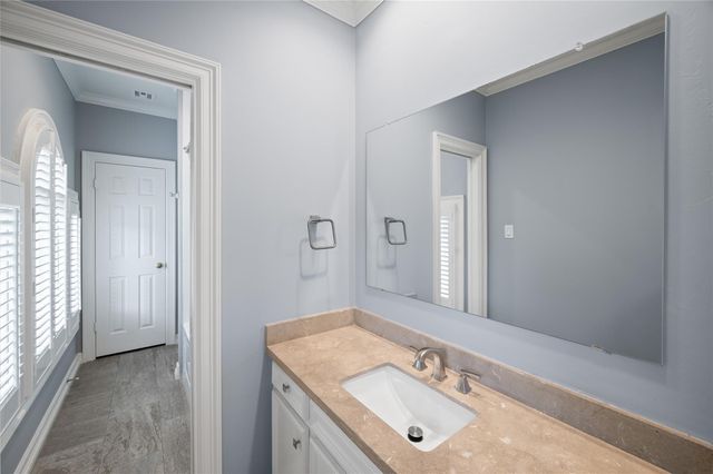 1 Ourlane Court, Houston, TX 77024