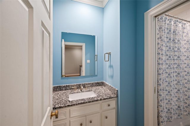 1 Ourlane Court, Houston, TX 77024