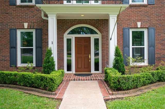 1 Ourlane Court, Houston, TX 77024
