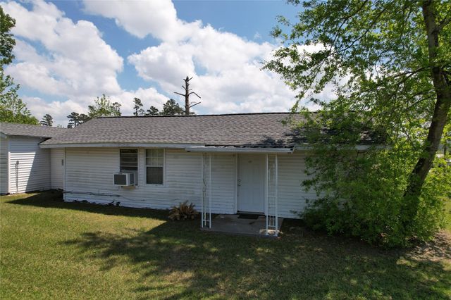 754 Yaupon Cove Drive, Onalaska, TX 77360