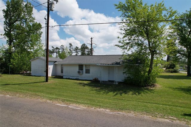 754 Yaupon Cove Drive, Onalaska, TX 77360