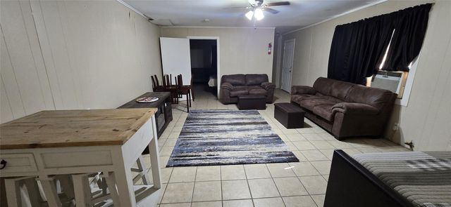 754 Yaupon Cove Drive, Onalaska, TX 77360