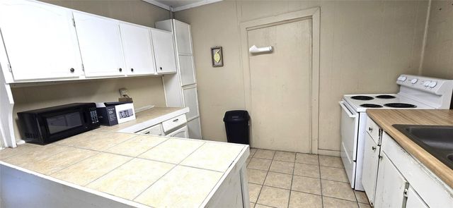 754 Yaupon Cove Drive, Onalaska, TX 77360