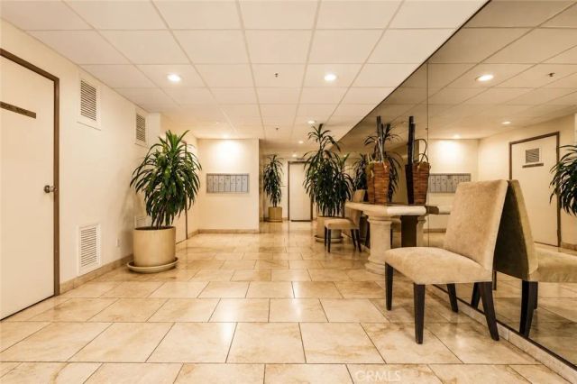 432 S Hamel Road 302, Los Angeles, CA 90048