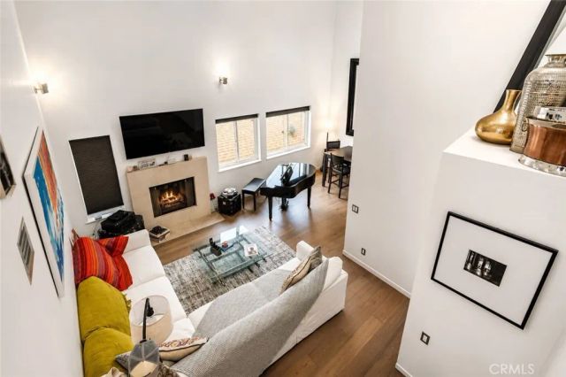 432 S Hamel Road 302, Los Angeles, CA 90048