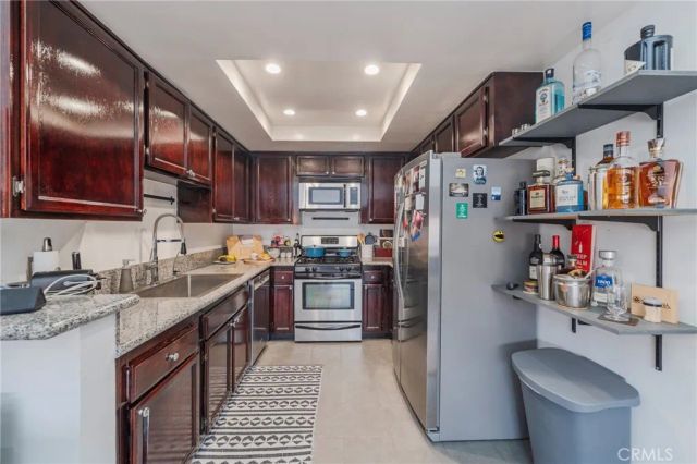 432 S Hamel Road 302, Los Angeles, CA 90048