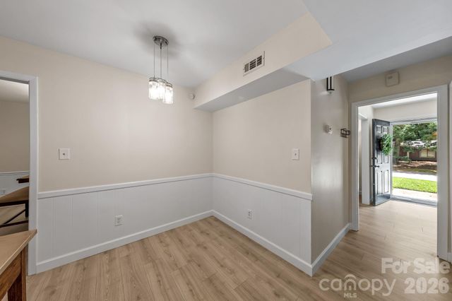 6435 Bridlewood Lane, Charlotte, NC 28215