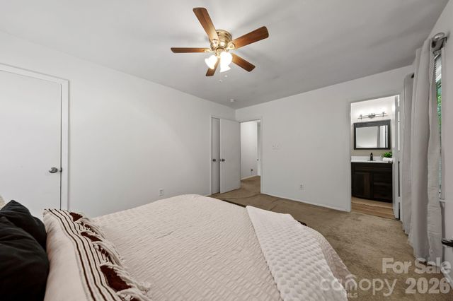 6435 Bridlewood Lane, Charlotte, NC 28215