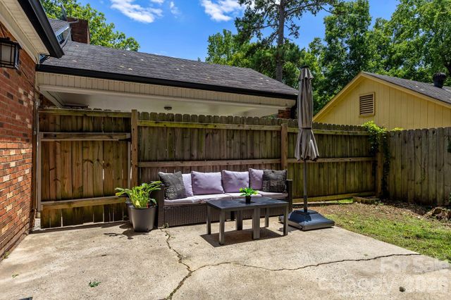 6435 Bridlewood Lane, Charlotte, NC 28215
