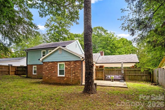 6435 Bridlewood Lane, Charlotte, NC 28215