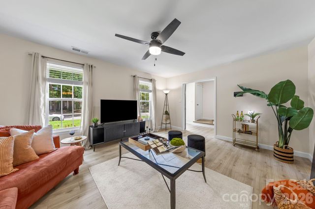 6435 Bridlewood Lane, Charlotte, NC 28215