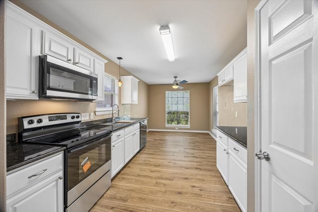 4341 Country Club Drive, Dickinson, TX 77539