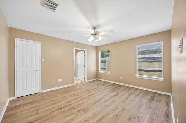 4341 Country Club Drive, Dickinson, TX 77539