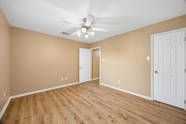 4341 Country Club Drive, Dickinson, TX 77539