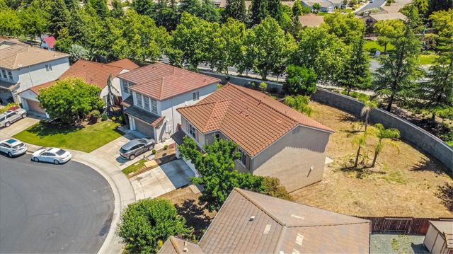 2192 Trimstone Way, Roseville, CA 95747
