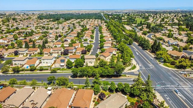 2192 Trimstone Way, Roseville, CA 95747